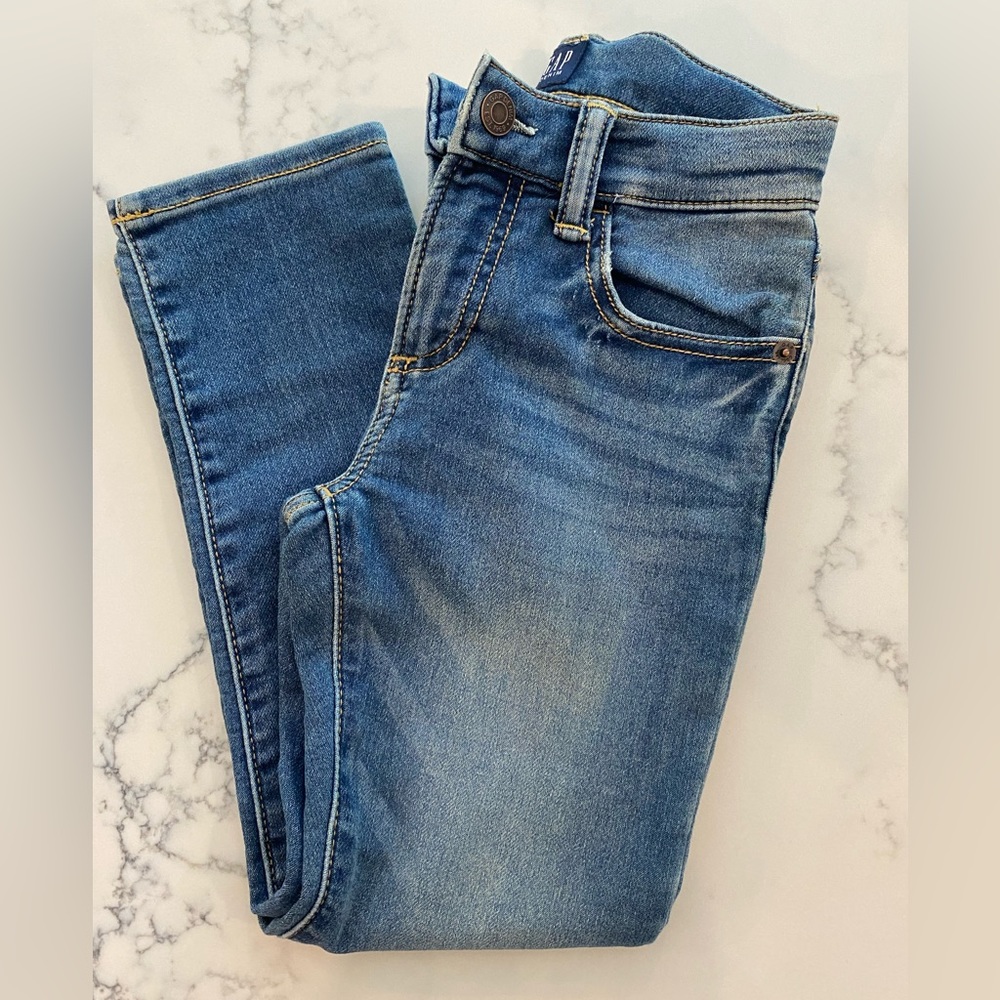 Boys size 6 Gap Stretch slim jeans. Worn once for a family photo. Like new!